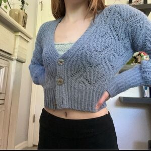 Arizona Jeans Co cropped light blue knit cardigan